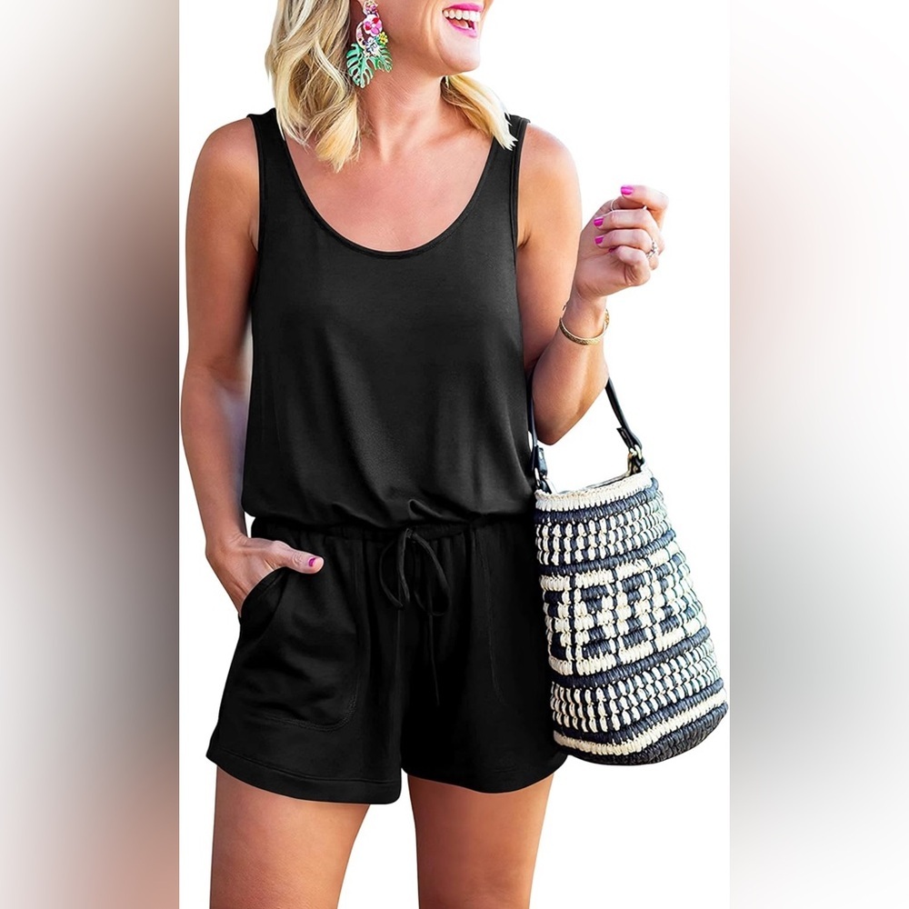 Scoop Neck Sleeveless Casual Jumpsuit Tank Top Short Rompers with Pockets